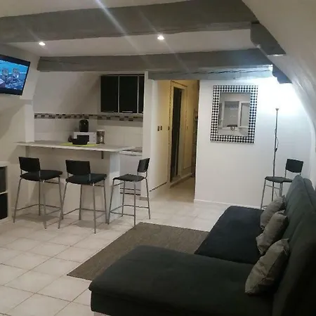 Apartment 42 M2 *